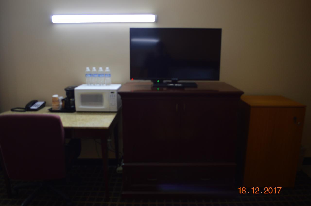 Budget Inn Of Бей-Сити Экстерьер фото